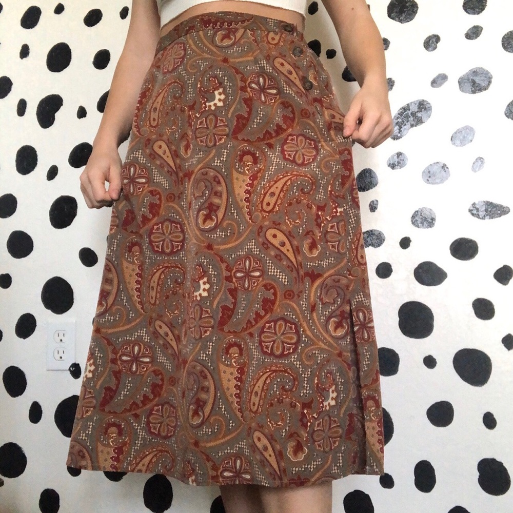 Size small vintage 70s style skirt!